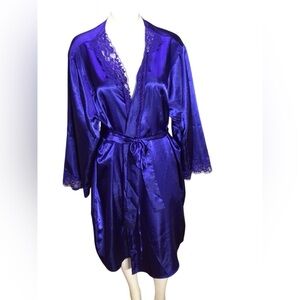 Amoureuse Beautiful Blue Woman’s Kimono/Robe EUC size 2X